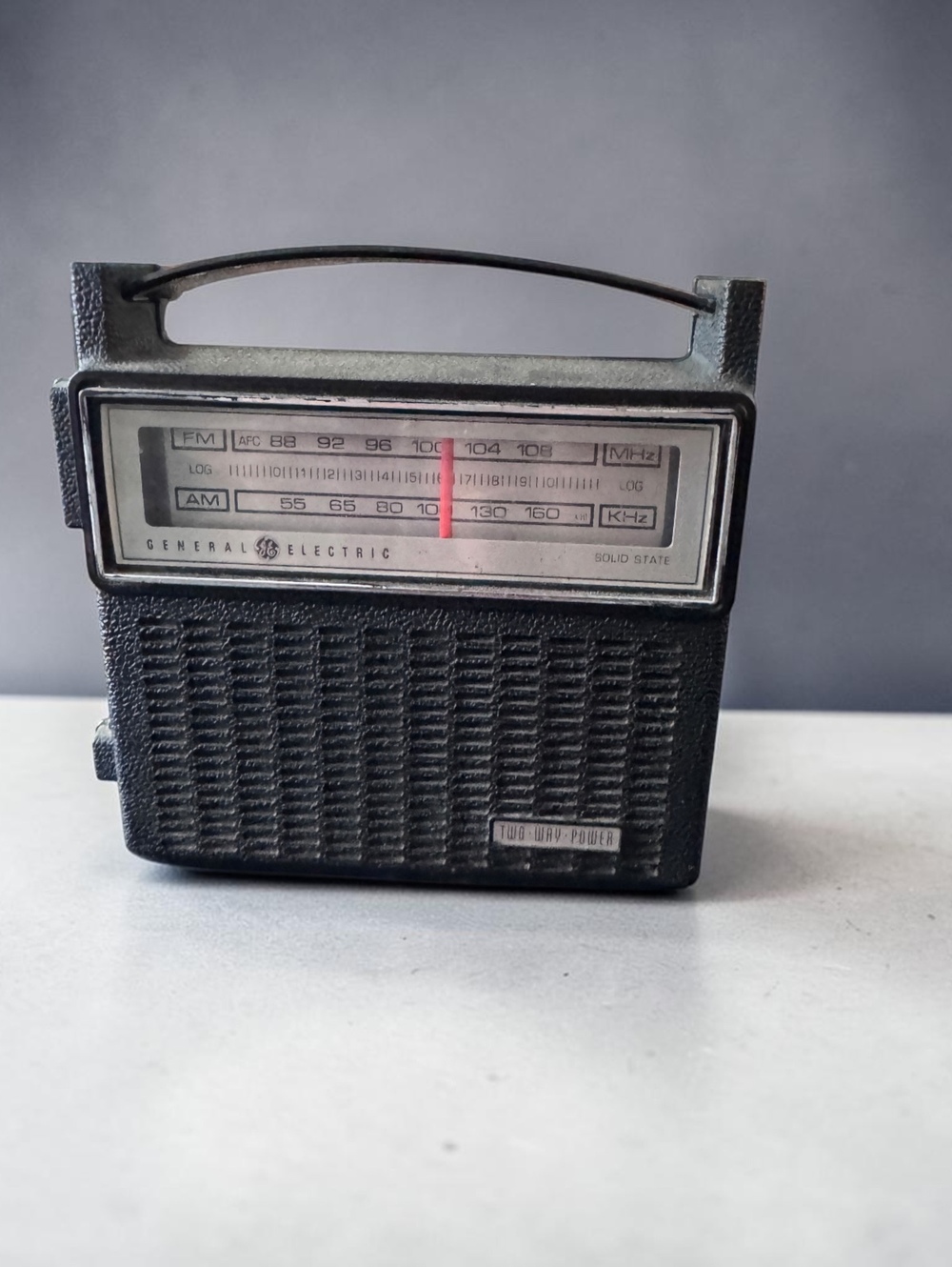 Vintage GE General Electric 7-2810F AM/FM Portable Radio Two Way Power 1970s